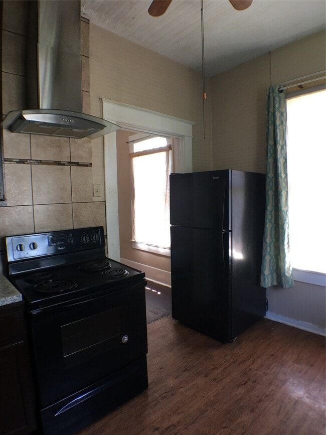 Building Photo - 3828 Avenue M 1/2