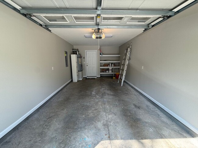 Building Photo - East Tallahassee Townhome With Garage