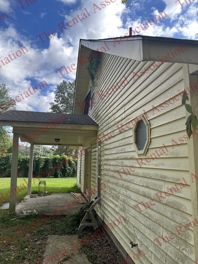 Building Photo - 3901 Blanks Street