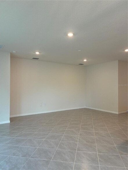 Building Photo - 8737 Bower Bass Cir