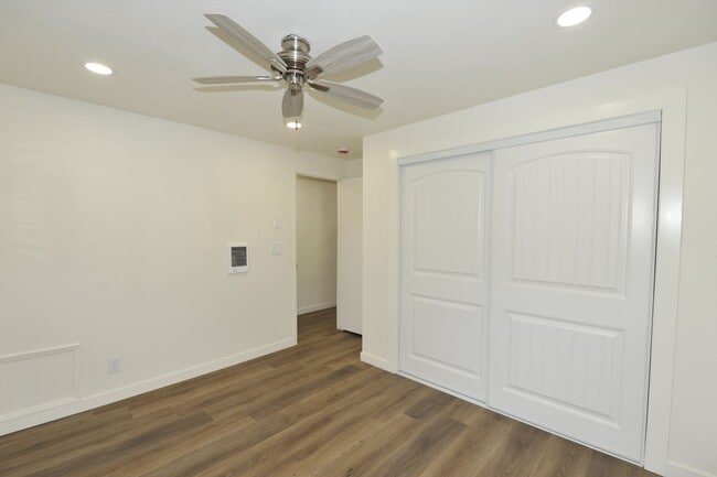 Building Photo - New Remodel 2 bed 1 bath