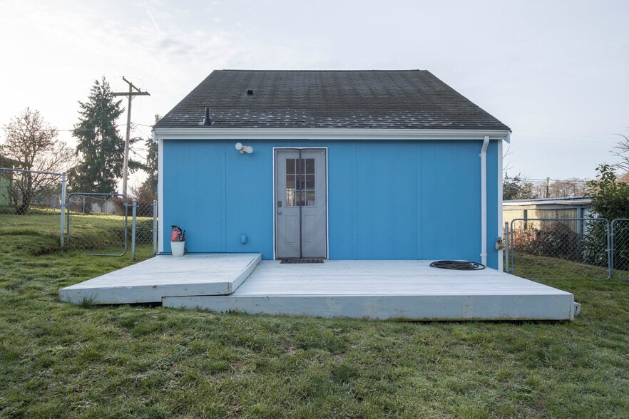 Building Photo - 2506 NE Franklin St