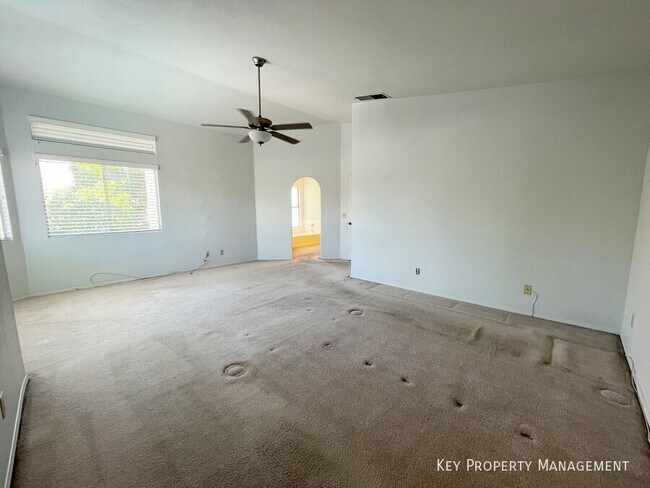 Building Photo - 420 Crater Ct