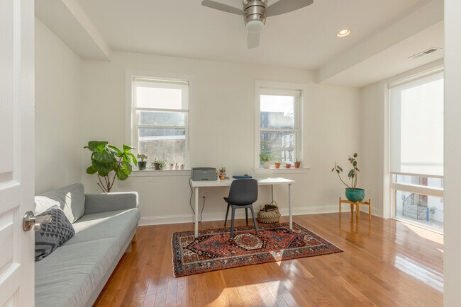 Building Photo - 1900 E Cumberland St