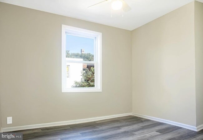 Building Photo - 2137 Mifflin St