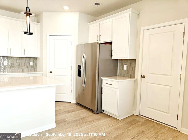 Building Photo - 2111 Avalon Rdg