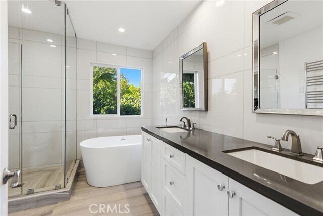 Building Photo - 11400 Dona Lola Dr