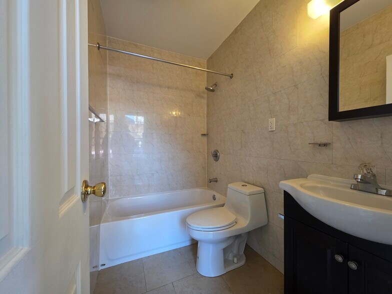 Building Photo - 8652 112th St