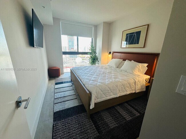 Building Photo - 11 NE 6th St