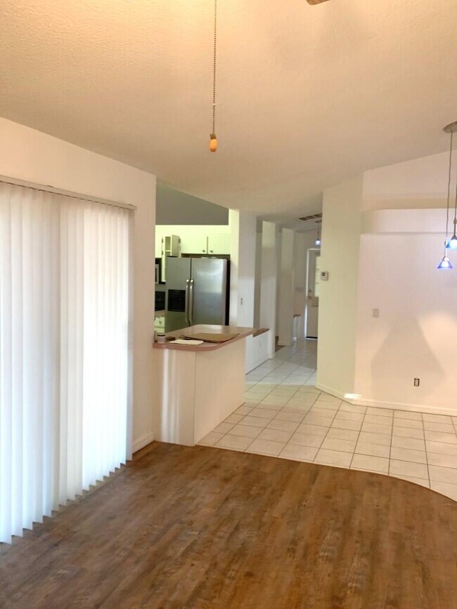 Building Photo - 3520 Egret Dr