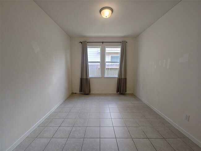 Building Photo - 7802 Winter Hawk Cir