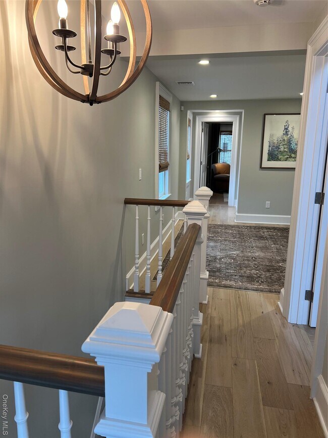 Building Photo - 237 6th St