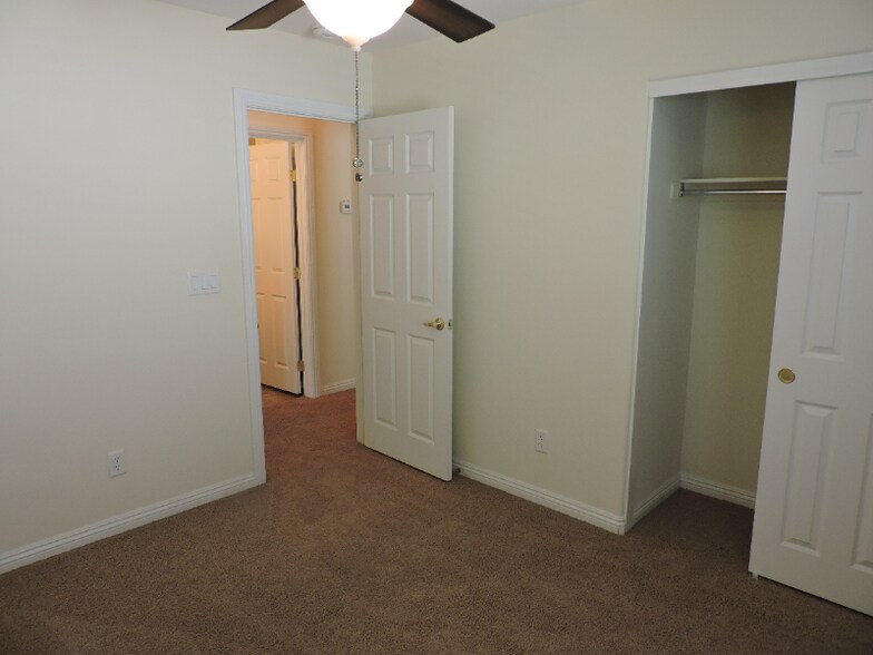 Building Photo - 5547 High Wager Way