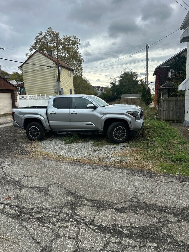 Building Photo - 7515 Melrose St