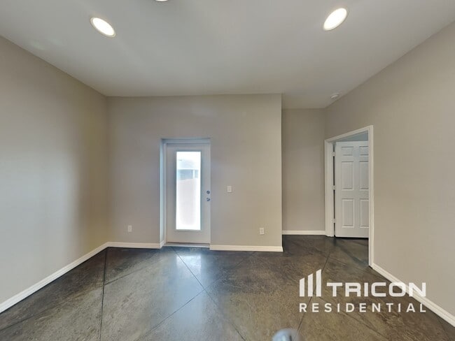 Building Photo - 2936 Whispering Trails Dr