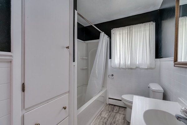 Building Photo - 110 Main St