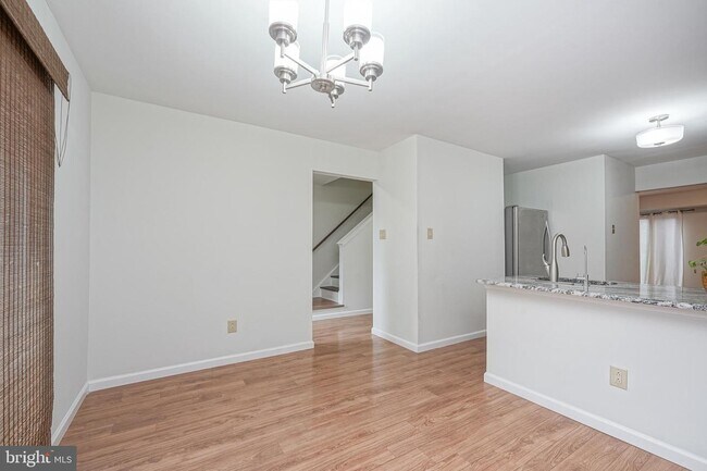 Building Photo - 37 Arrowwood Ct