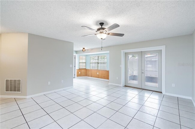 Building Photo - 5010 Larch Ln