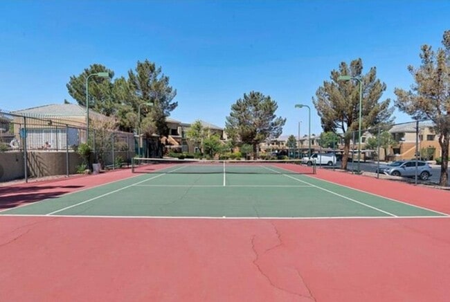 Building Photo - 8070 W Russell Rd