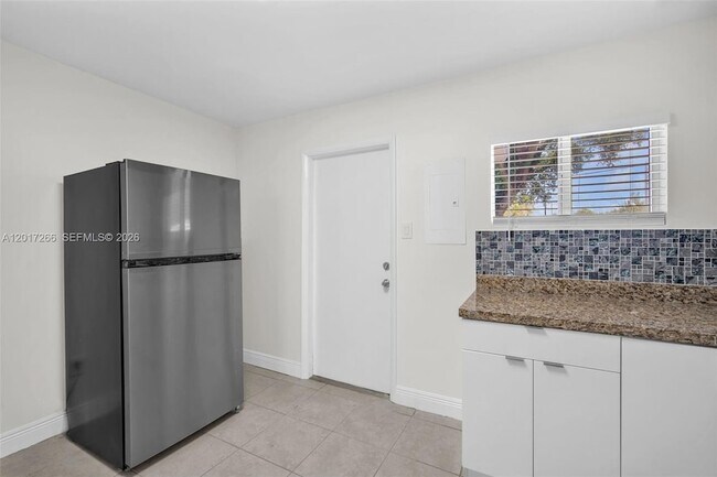 Building Photo - 1548 NE 131st Ln