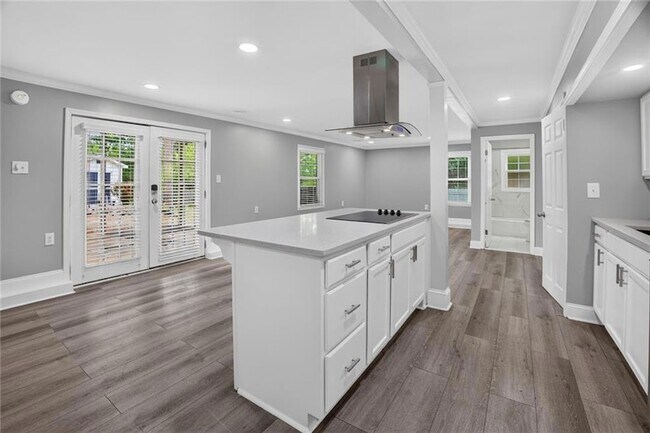 Building Photo - 2982 Northbrook Dr