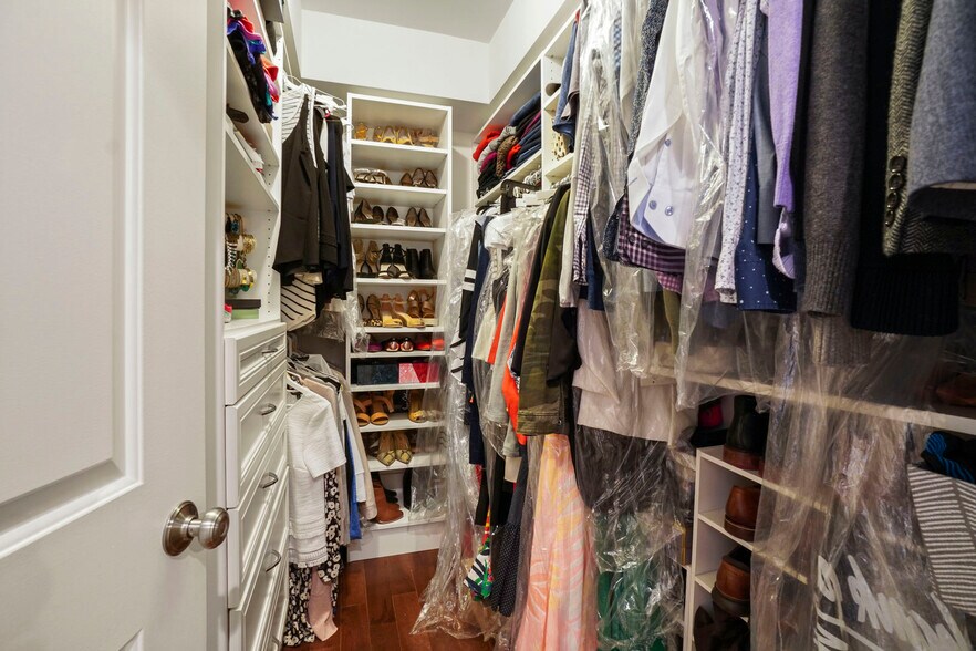 Building Photo - 16 Follen St