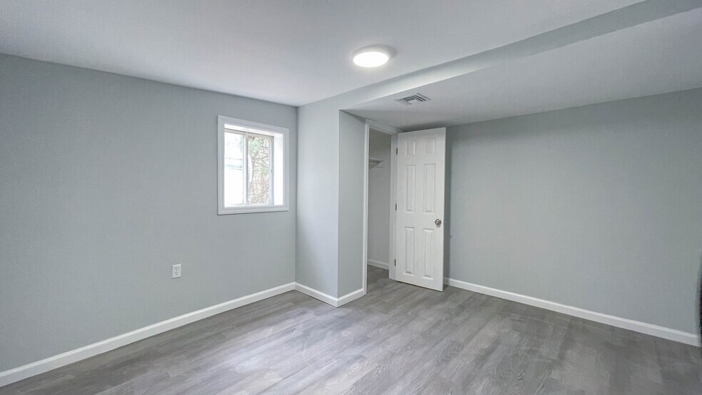 Building Photo - 63 Gentian St