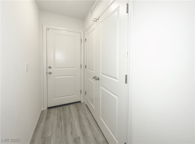 Building Photo - 331 Cymbal Pl