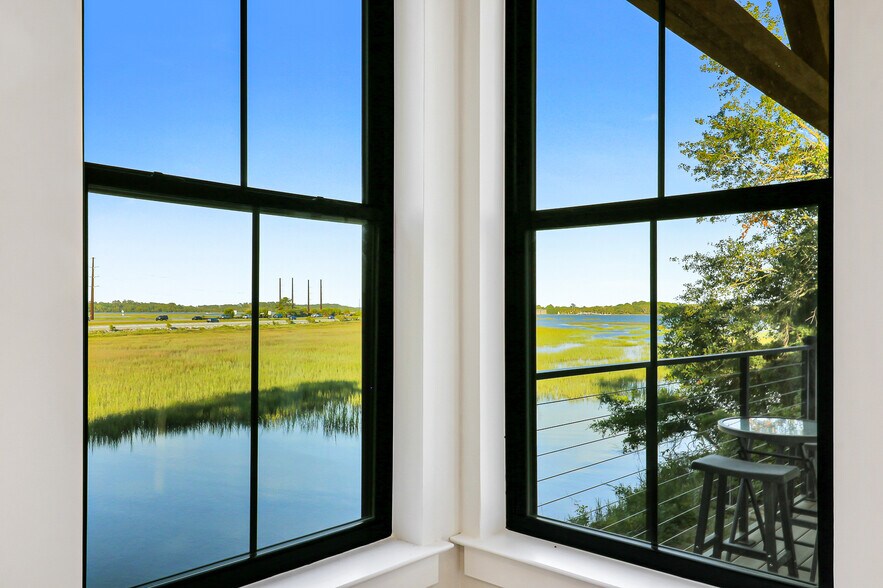 Building Photo - 17 Fording Island Road Ext