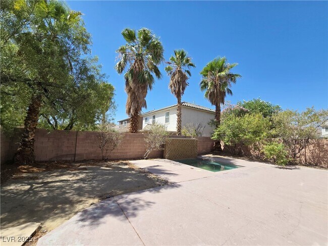 Building Photo - 10865 Wallflower Ave