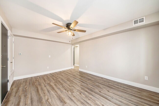 Building Photo - 174 S Fremont St NE