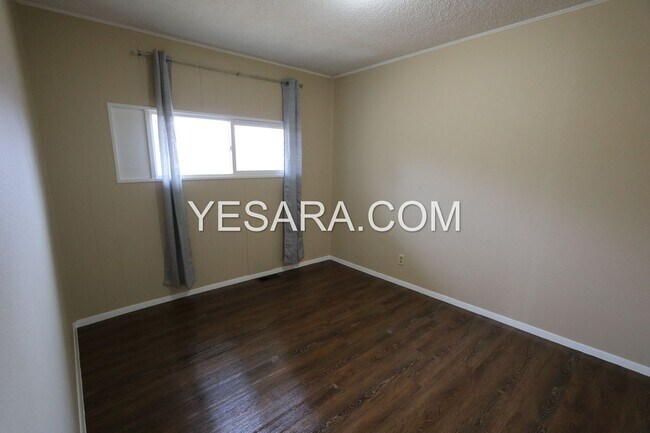 Building Photo - 112-112 Melrose Ct