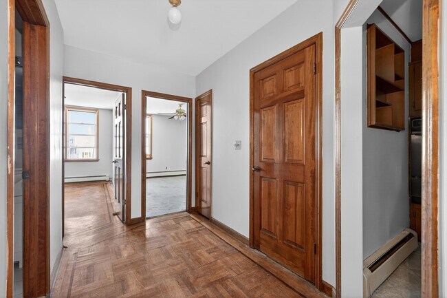 Building Photo - 55 W 5th St