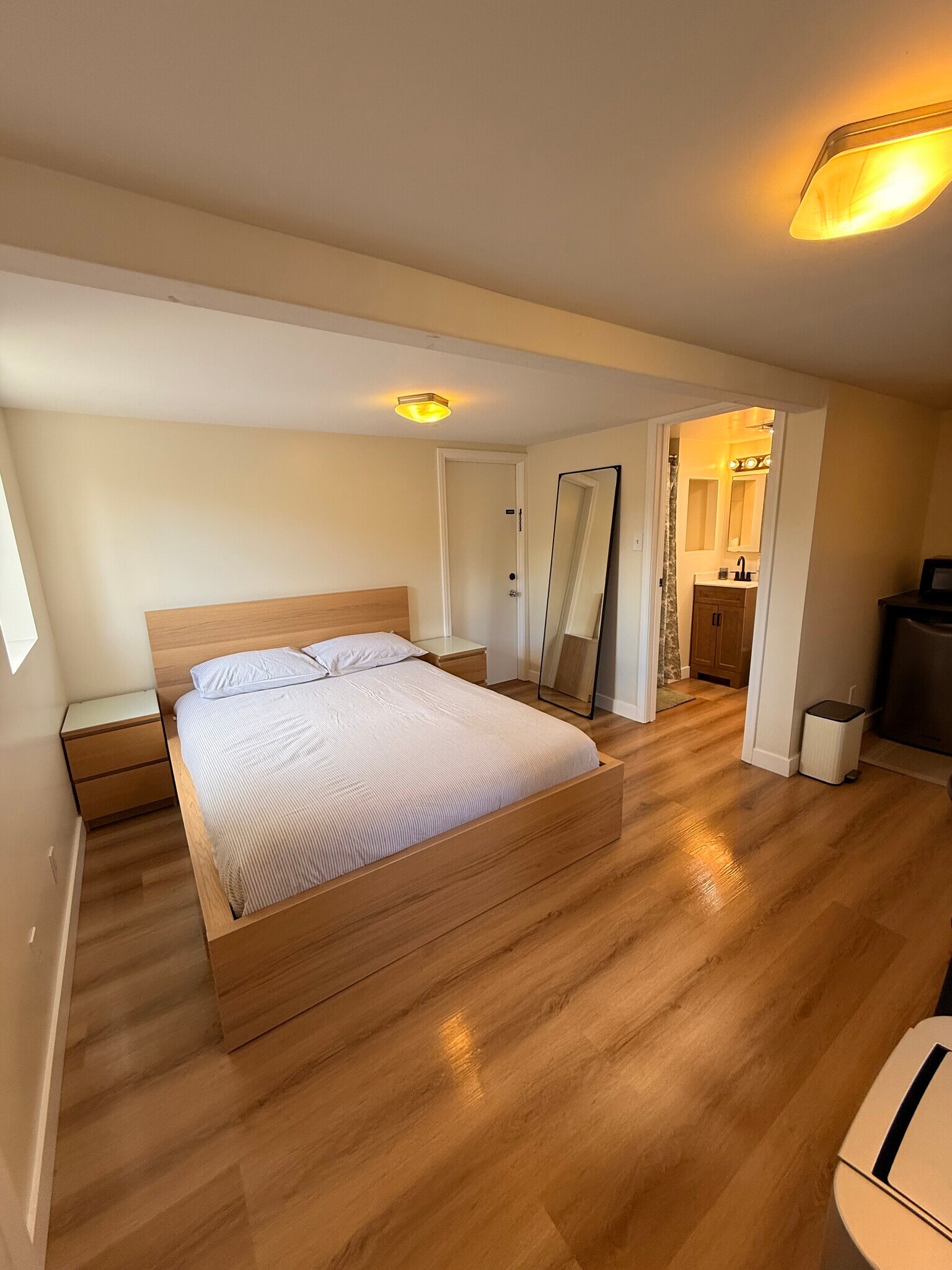 Building Photo - 1295 Foothill Dr