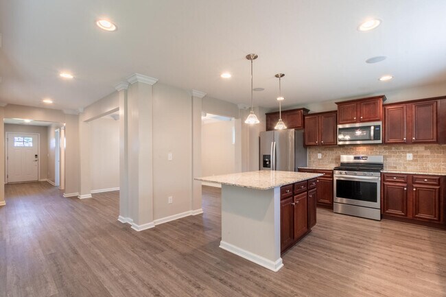 Building Photo - 3733 Moseley Dr