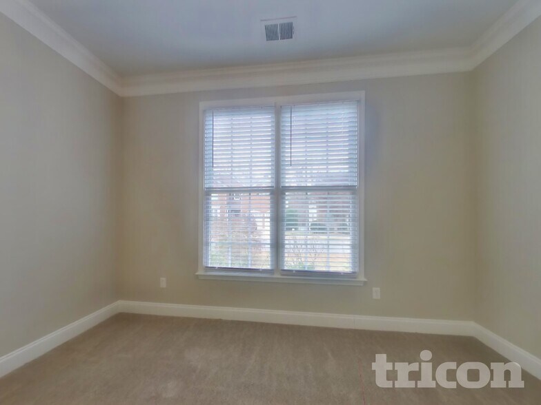 Building Photo - 529 Water Birch Way