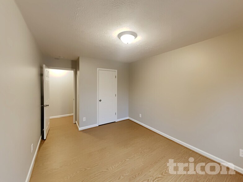 Building Photo - 712 Paige Ct