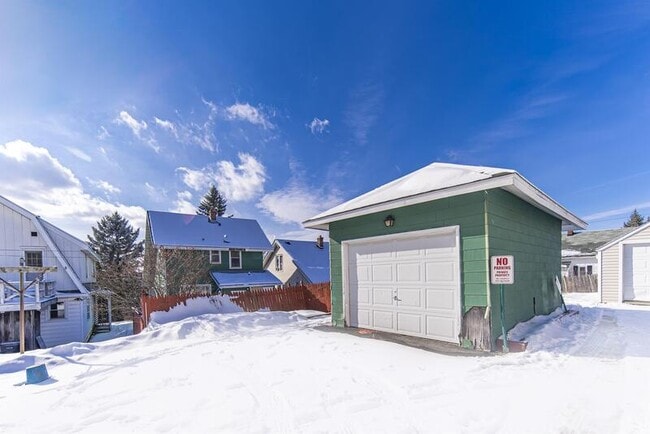 Building Photo - 645 Pawling Ave