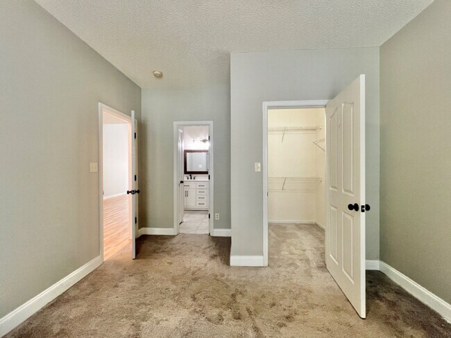 Building Photo - OPEN and SPACIOUS!