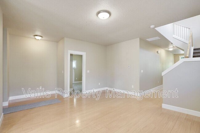 Building Photo - 5164 Andresen St SE