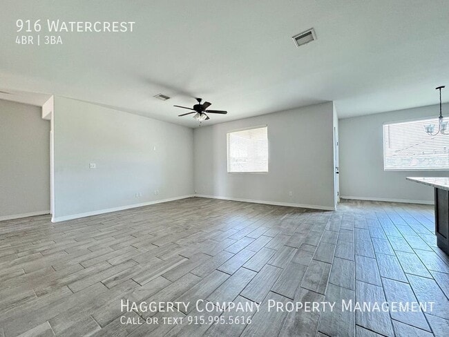 Building Photo - 916 Watercrest-