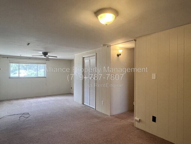 Building Photo - 1345 Pike Dr