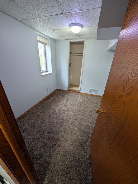 Building Photo - 111 James Ave