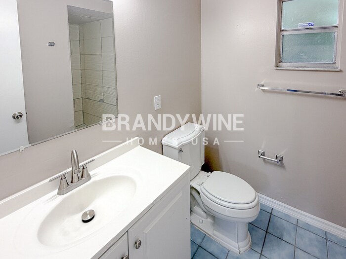 Building Photo - 215 Shore Rd