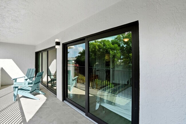 Building Photo - 600 Neapolitan Way