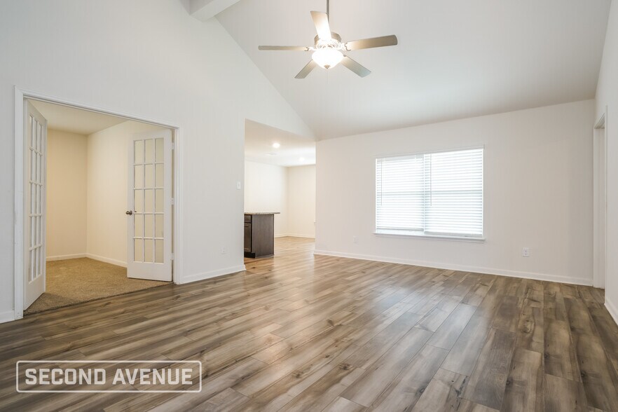 Building Photo - 1321 Woodwinds Dr