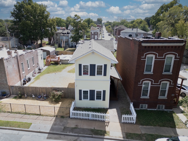 Building Photo - 77xx Vermont Ave