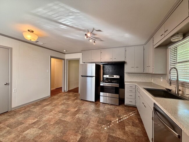 Building Photo - Unbeatable Location! Walk Across the Street to TXST Campus