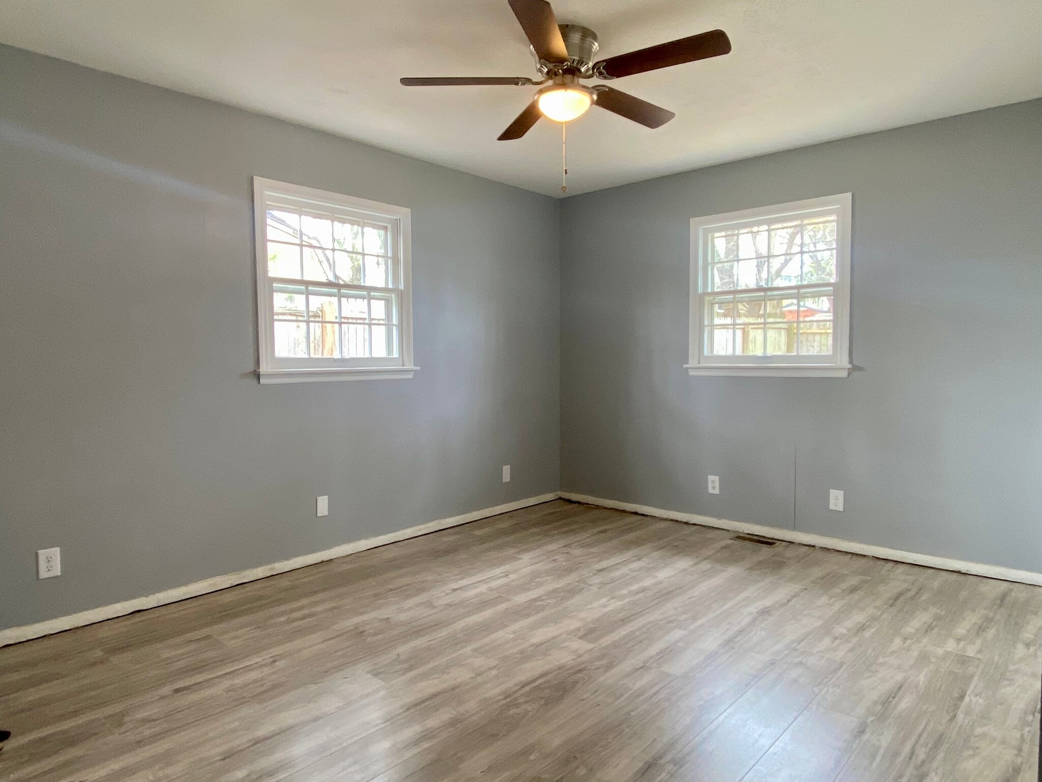 Building Photo - 9505 Tiverton Way