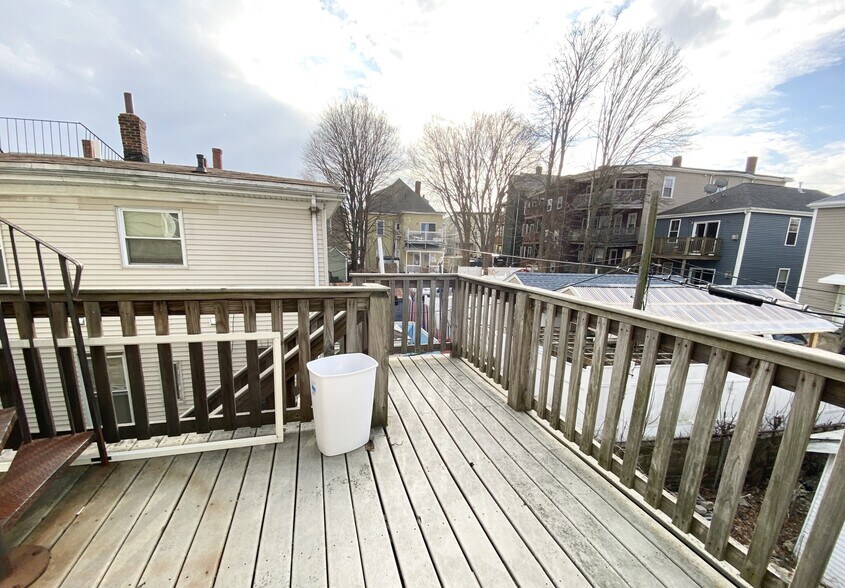 Building Photo - 29 Spring Garden St